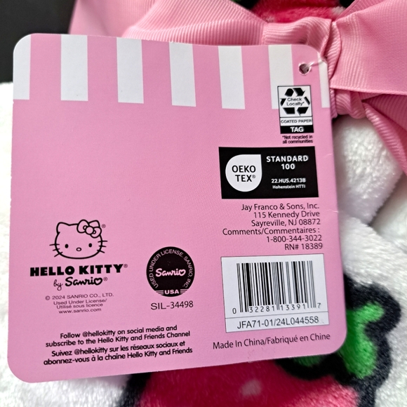 Sanrio Hello Kitty Blanket Throws White w/Strawberry Drink 60in. x 70in. NWT - Picture 6 of 7